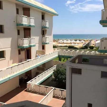 Sea View Flat In For Four Guests Apartmán *